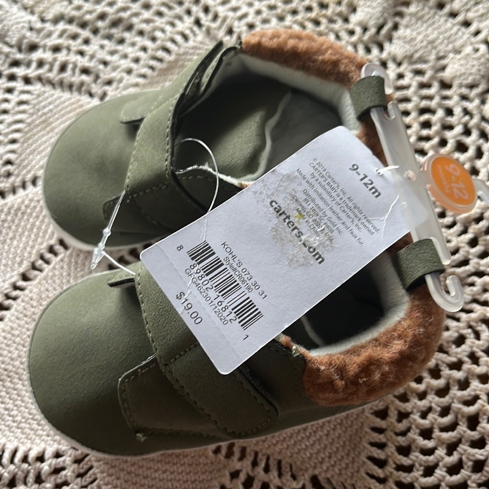 Infant suede type booties
